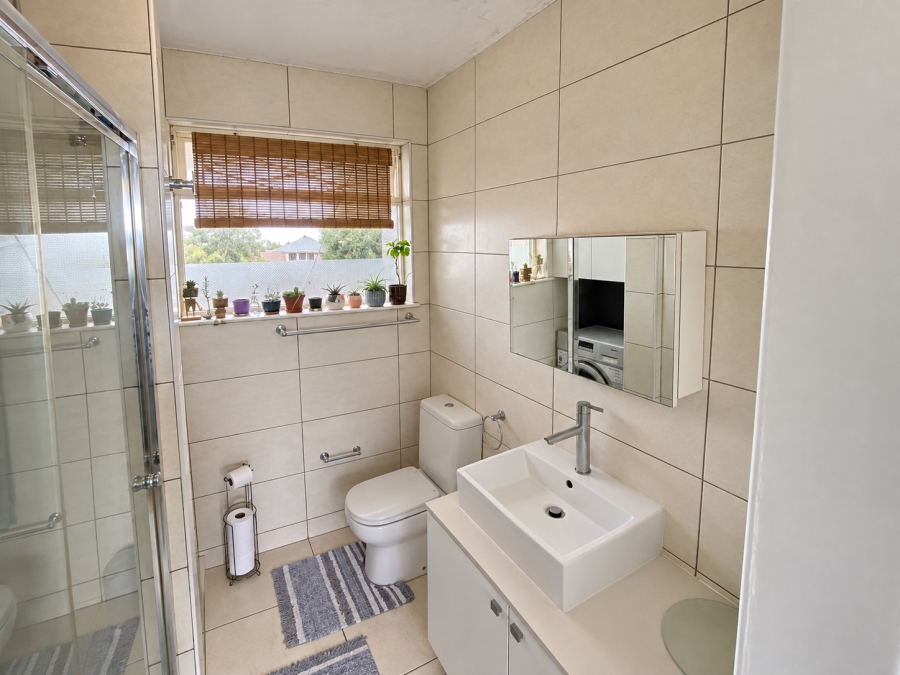 1 Bedroom Property for Sale in Fish Hoek Western Cape